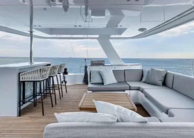 Sunreef 70 AGATA BLU flybridge lounge and bar